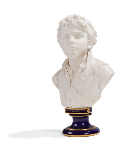 null Sèvres
Buste en biscuit représentant Viala sur un piédouche à fond bleu et or.
Marqué...