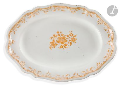 LYON or MOUSTIERS
Oval dish with contoured...