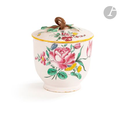 MOUSTIERS
Sugar pot and its (?) lid, branch-shaped...