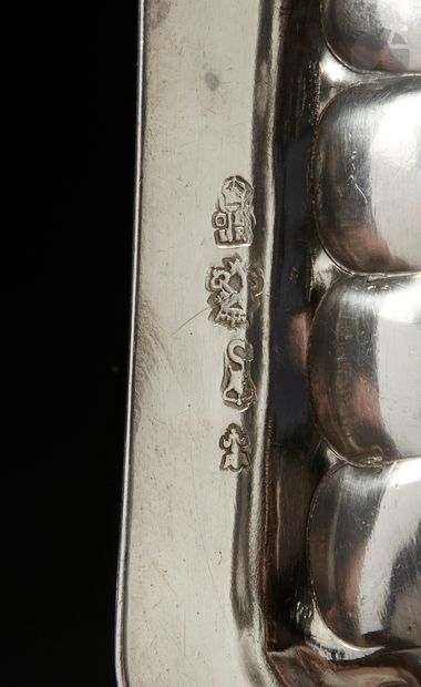 null ANGERS 1734 - 1740
Pair of silver bowls of decagonal shape. They are bordered...