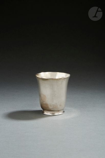 ANGERS 1714 - 1718
Plain silver goblet resting...