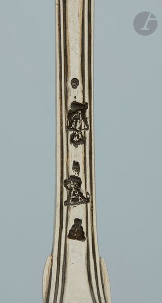 null PARIS 1778 - 1779
Silver sugar spoon, filet model, engraved on the spatula later...