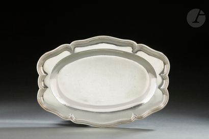 null PARIS 1750 - 1751
Large silver dish of oval form, with turned up ends, molded...