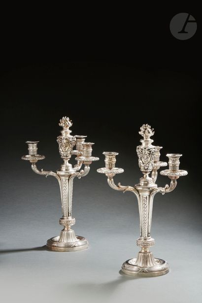 null PARIS END OF THE 19th CENTURY
Pair of candelabras in silvered bronze with three...