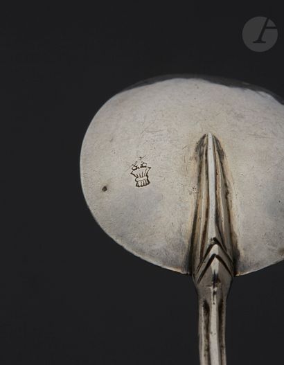 null PARIS or TROYES around 1540
Silver hunting spoon. The stem, ending in a deer...