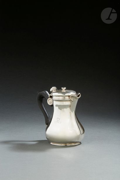 PARIS 1769 - 1770
Silver pot called 