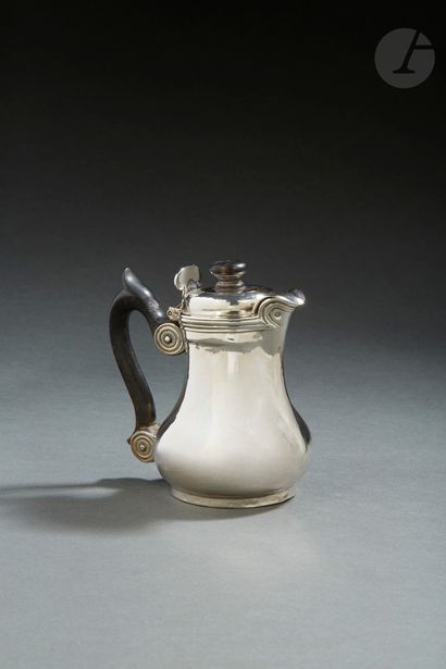null PARIS 1775 - 1776
Small silver marabou pourer piriform, the spout taken on piece...