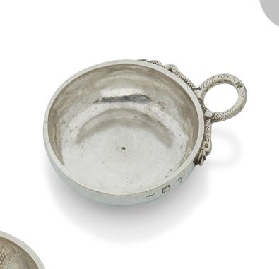 MELUN 1732 - 1738
Wine cup in plain silver,...