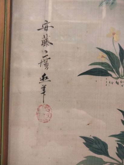 null Peinture sur soie, Chine, XXe siècle 
Représentant un coq et une poule dans...