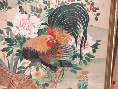 null Peinture sur soie, Chine, XXe siècle 
Représentant un coq et une poule dans...
