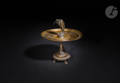 null Auguste-Nicolas CAÏN (Paris, 1821 - 1894)
Coupe surmontée d’un héron
Bronze...