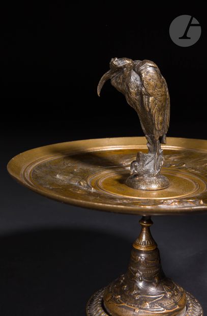 null Auguste-Nicolas CAÏN (Paris, 1821 - 1894)
Coupe surmontée d’un héron
Bronze...