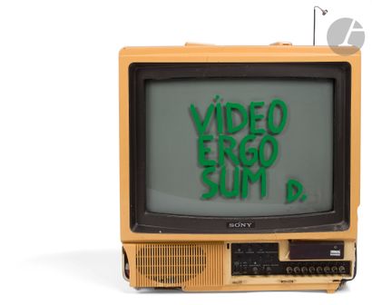 null Jean DUPUY (1925-2021)
Video Ergo Sum, circa 1989
Painting on television set.
Monogrammed...