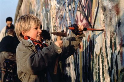 null Chip Hires (1953) 
Fall of the Berlin Wall, November 12, 1989.
Pigment print...