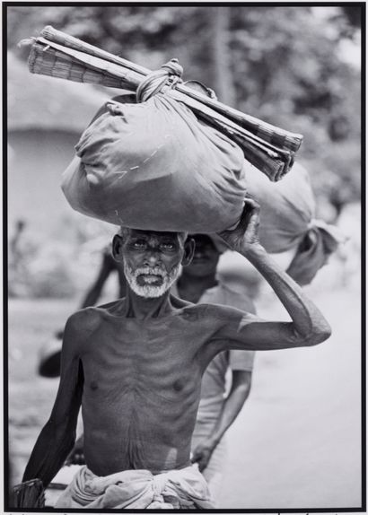 null David Hume Kennerly (1947)
Refugees from East Pakistan enter India, 1971. 
Pigment...