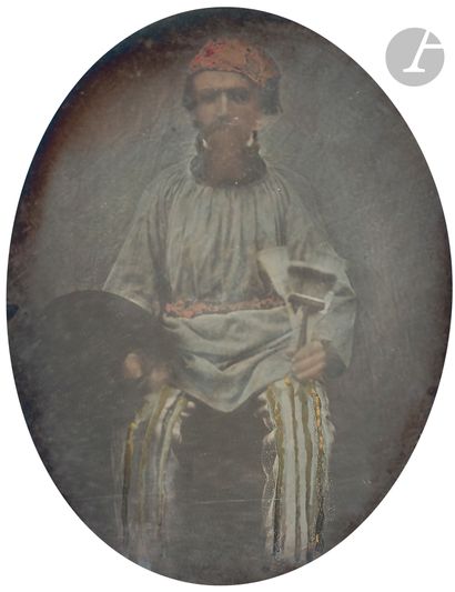 null Daguerréotypiste non identifié
Un peintre tenant pinceau et palette, c. 1850.
Daguerréotype,...