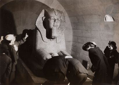 null Brassaï (Gyula Halász, dit) 
(1899-1984)
Le grand sphinx du Musée du Louvre....