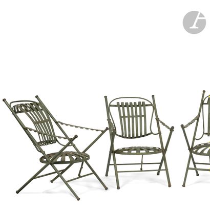 null STYLE XIXe SIÈCLE
Suite de 4 fauteuils pliants entièrement en métal laqué vert....
