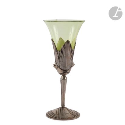 null TRAVAIL JUGENDSTIL – ALLEMAGNE VERS 1900
Tulipe, 29 septembre 1907
Rare vase...