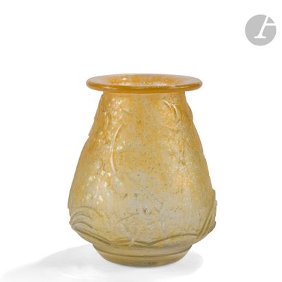 null DAUM NANCY
Les Échassiers, vers 1930
Rare vase piriforme à col annulaire en...