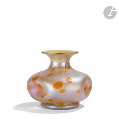 null LOETZ (JOHANN LOETZ WITWE DIT) GLASFABRIK
Asträa, la conception du décor vers [1900-01]
Vase...