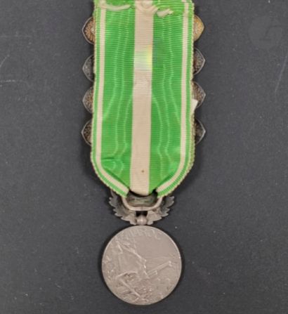 null FRANCE 
MÉDAILLE DU MAROC (1909)
Médaille par Lemaire. En argent, poinçon de...