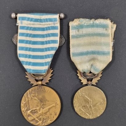 null FRANCE 
MÉDAILLE DE SYRIE-CILICIE, DU LEVANT (1922-1941) 
Deux médailles en...