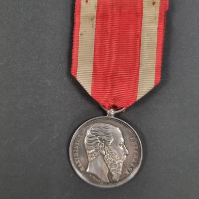 null EMPIRE DU MEXIQUE 
Médaille du mérite militaire « AL MERITO MILITAR », par Falot....