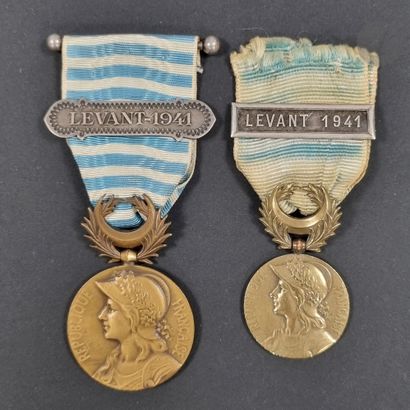 null FRANCE 
MÉDAILLE DE SYRIE-CILICIE, DU LEVANT (1922-1941) 
Deux médailles en...