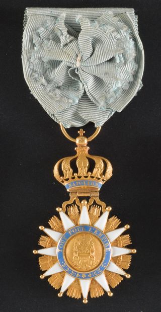 ORDRE de la RÉUNION.
Croix de chevalier (35,5...