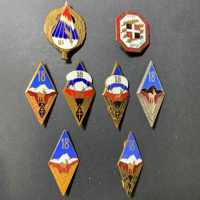 Lot of 8 infantry badges including 4 18th...