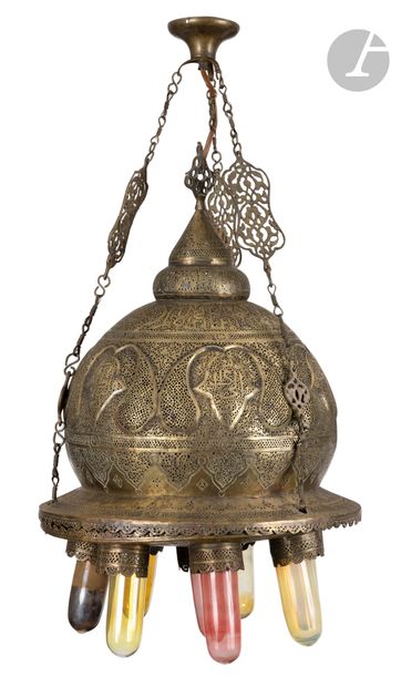 null Grande lanterne, Proche-Orient ou Égypte, début XIXe siècle
Lanterne globulaire...