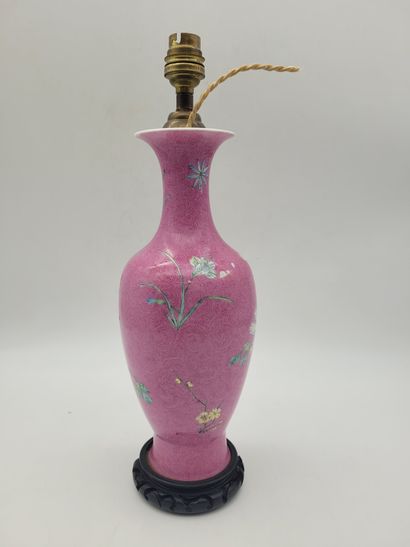 Vase en porcelaine, Chine, XXe siècle
A décor...