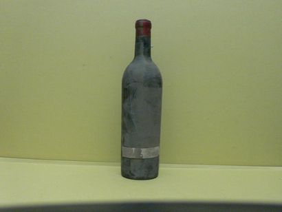 1 bouteille CH. LATOUR, 1° cru Pauillac 1944...