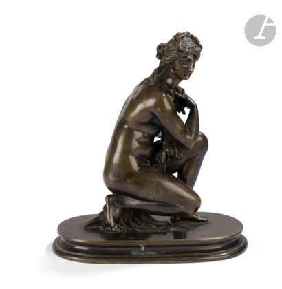  After Antoine COYSEVOX
Venus crouching over a turtle
Proof in patinated bronze.
H.... Gazette Drouot