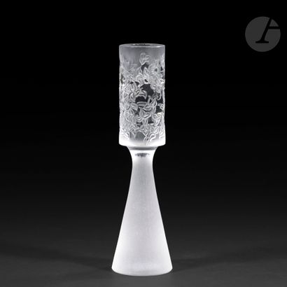 null MAISON LALIQUE
High candlestick with a truncated cone-shaped base and tubular...
