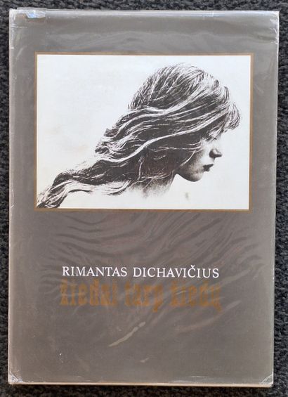 DICHAVICIUS, RIMANTAS (1937-)
Ziedai tarp...