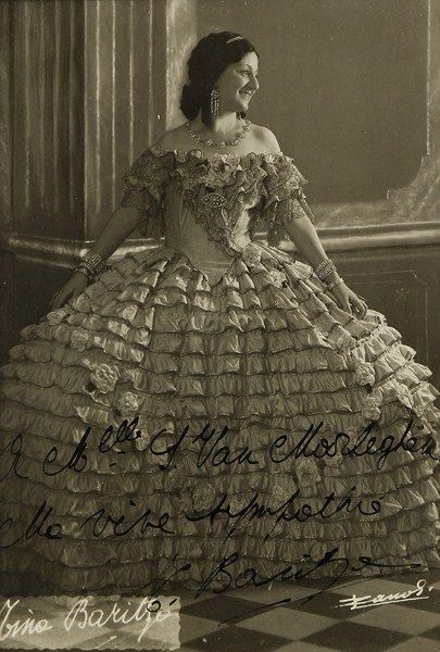 null Albertina Motteu, dite Tina BARITZA (1915-?) soprano belge. 5 photographies...