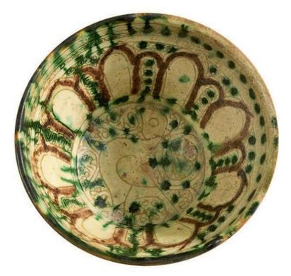 null Coupe aux arcatures, Afghanistan, Bamyan, XIIe-XIIIe siècle. Céramique argileuse...