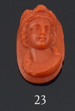 null Camée en corail sculpté d’une Bacchante.Hauteur : 3,2 cm environ