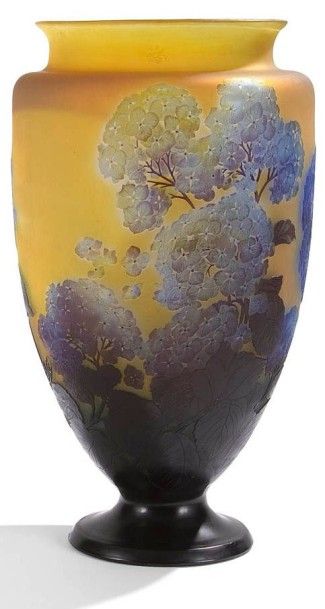 null Émile GALLÉ (1846-1904)
Spectaculaire vase balustre sur piédouche au large col...