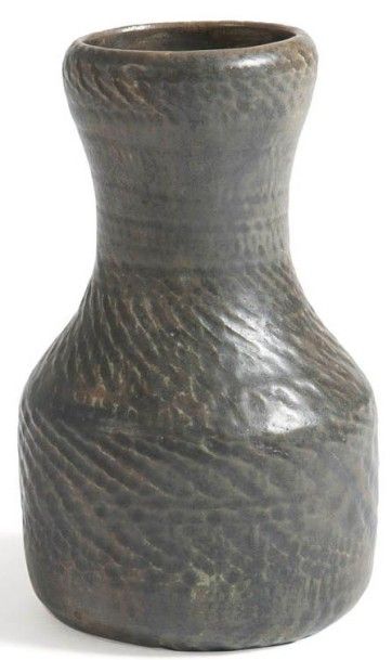 null Théo PERROT (1856-1942) 
Vase, à panse cylindrique à haut col étranglé en son...