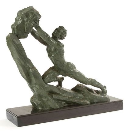 null Alexandre OULINE (XXe siècle)
Sisyphe
Sculpture en bronze à patine vert antique.
Épreuve...