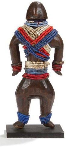 NAMJI (Cameroun) Poupée rituelle. Très belle...