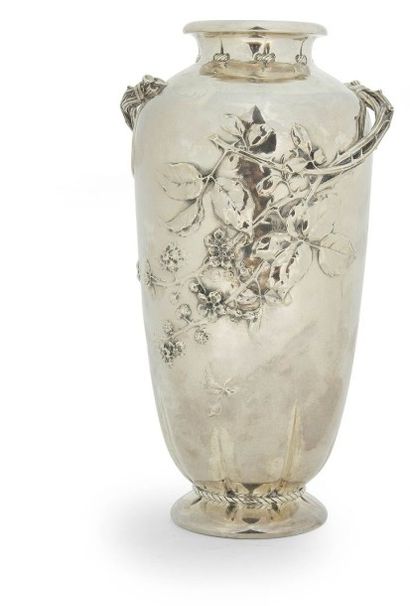 null André AUCOC (1856-1911) Orfèvre 

Important vase balustre, à anses détachées,...