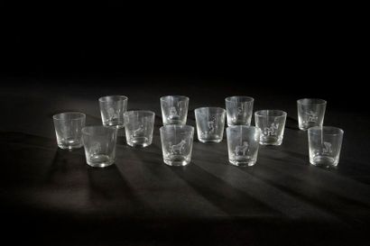 Cristallerie Moser - Bohême (attribué à) Douze gobelets tronconiques à liqueur en...