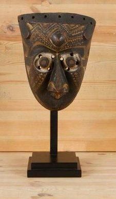 null KUBA (R. D. Congo) Masque. Masque "Pwoom itok" présentant classiquement des...