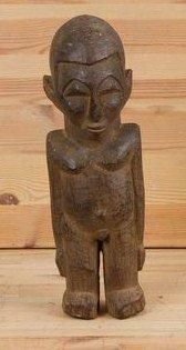 null LOBI (Burkina Faso) Statuette. Solide statuette "Bateba", les bras le long du...