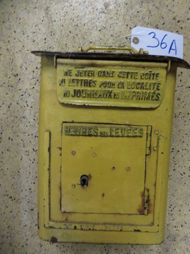 Petite boite aux lettres Postes Français...