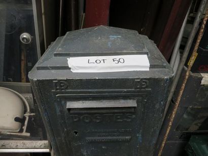 null Boîte aux lettres Postes Françaises en fonte d'aluminium.